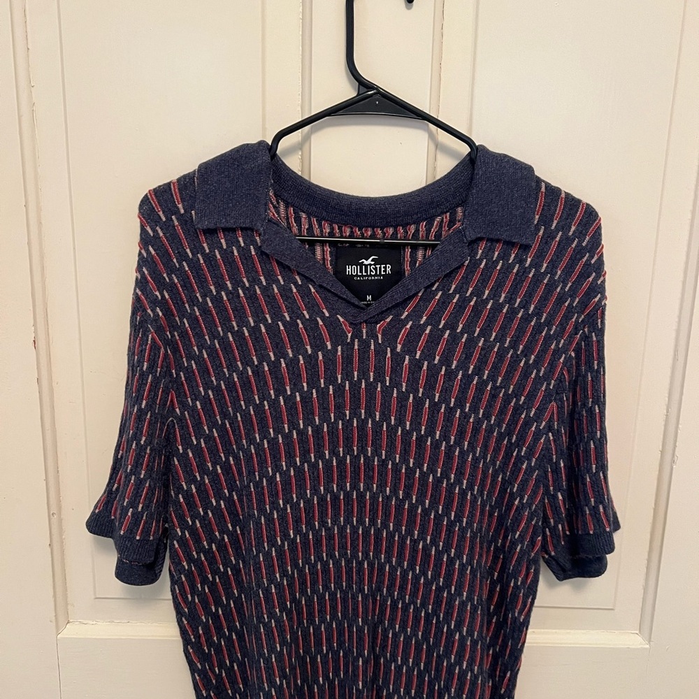 Hollister Men’s Navy and Red Button Down Shirt